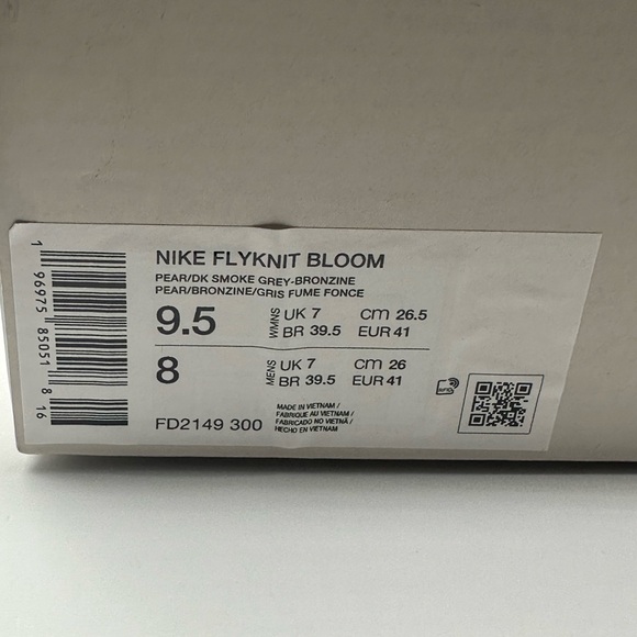 Women’s Nike Flyknit Bloom Pear Grey Bronzine FD2149 300 New - Picture 13 of 13